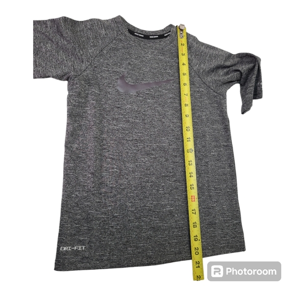 Nike Boys' Half Sleeve Hydro Rash Guard Heather Gray T-Shirt Size Small - Picture 11 of 12